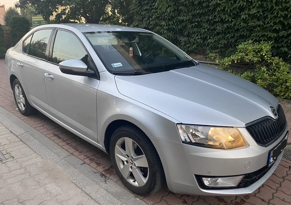 Skoda Octavia cena 39900 przebieg: 234700, rok produkcji 2016 z Nowe małe 79